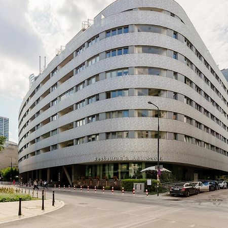 Deluxe Apartment Wronia 45 With Ac, Parking & Balcony By Renters Prestige Warsaw Exterior photo