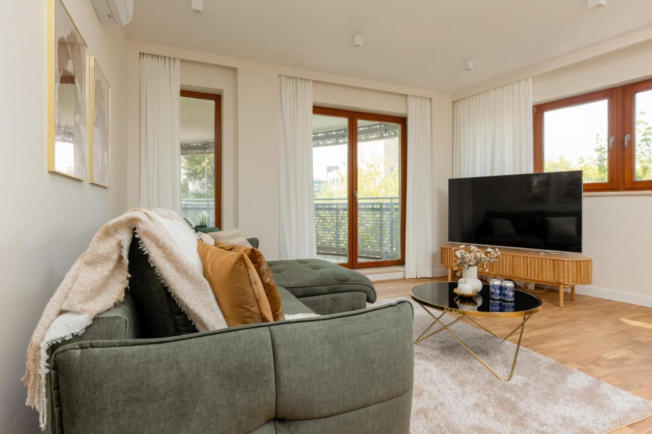 Deluxe Apartment Wronia 45 With Ac, Parking & Balcony By Renters Prestige Warsaw Exterior photo