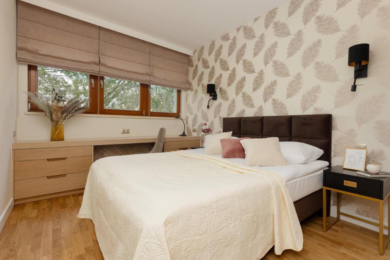 Deluxe Apartment Wronia 45 With Ac, Parking & Balcony By Renters Prestige Warsaw Exterior photo