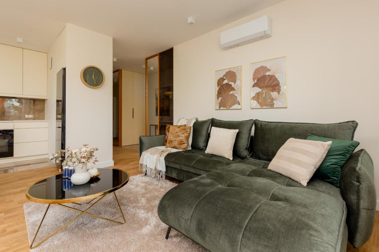 Deluxe Apartment Wronia 45 With Ac, Parking & Balcony By Renters Prestige Warsaw Exterior photo