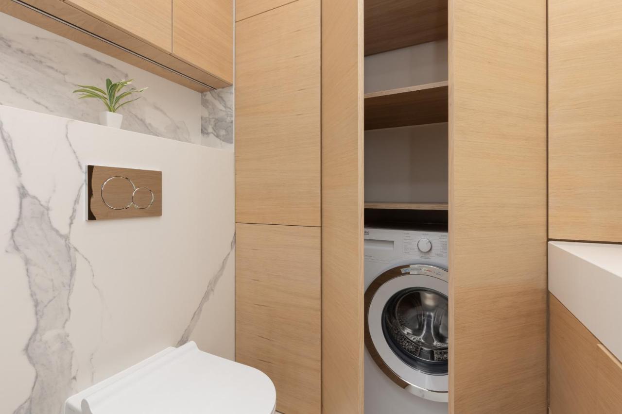Deluxe Apartment Wronia 45 With Ac, Parking & Balcony By Renters Prestige Warsaw Exterior photo